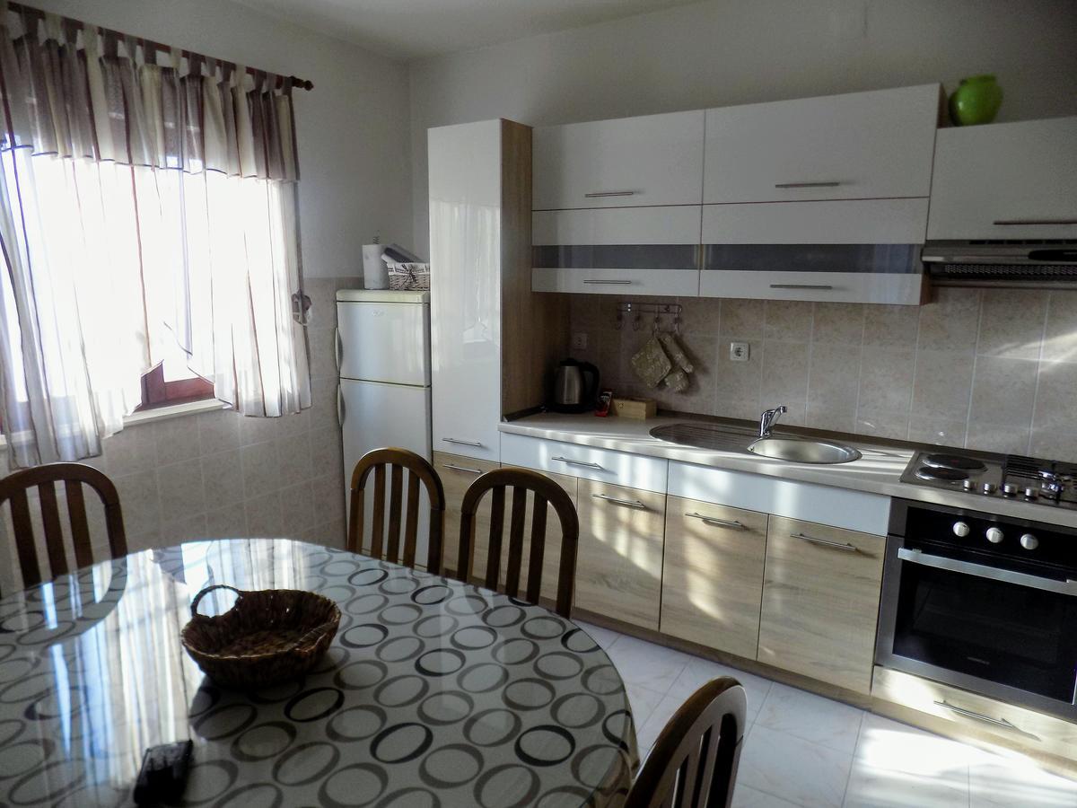Apartmani Balan S Vanjskim Bazenom Trogir Exterior photo